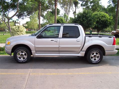 2004 Ford Explorer Sports Trac Owners Manual and Concept
