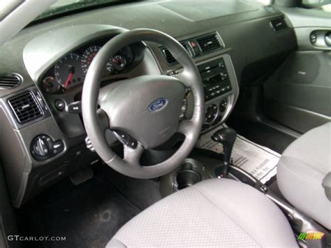 2005 Ford Focus Interior and Redesign
