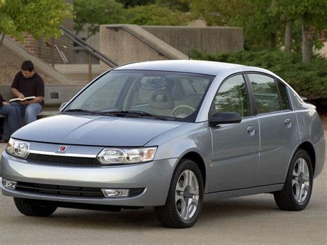 2005 Saturn Ion Owners Manual and Concept