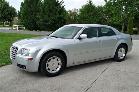2006 Chrysler 300 Owners Manual and Concept