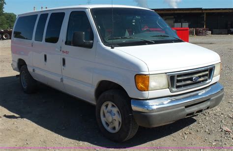 2006 Ford E350 Super Duty Owners Manual