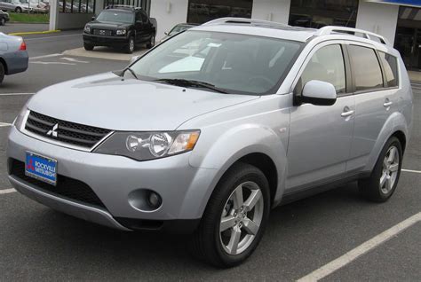 2007 Mitsubishi Outlander Concept and Owners Manual