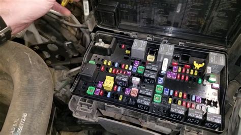 2008 dodge 5500 fuse box location 