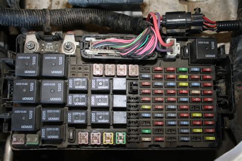 2008 h3 fuse box 