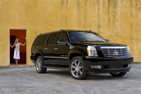 2009 Cadillac Escalade Owners Manual and Concept