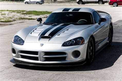 2009 Dodge Viper Owners Manual and Concept