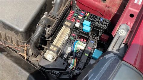 2010 pontiac vibe fuse box 