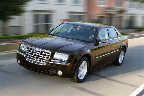 2010 Chrysler 300C Owners Manual and Concept