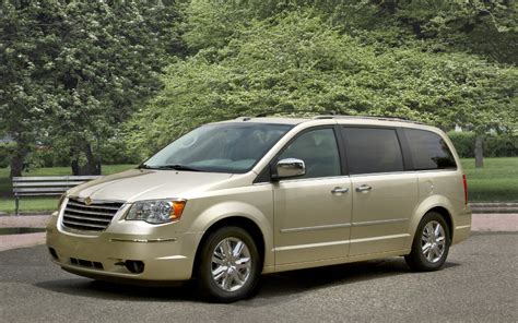 2010 Chrysler Town & Country Owners Manual and Concept
