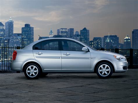 2010 Hyundai Accent Owners Manual and Concept