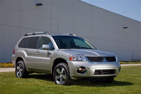 2010 Mitsubishi Endeavor Concept and Owners Manual