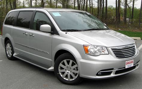 2011 Chrysler Town & Country Owners Manual and Concept