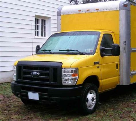 2011 Ford E350 Super Duty Owners Manual and Concept