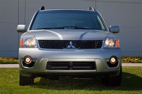 2011 Mitsubishi Endeavor Concept and Owners Manual