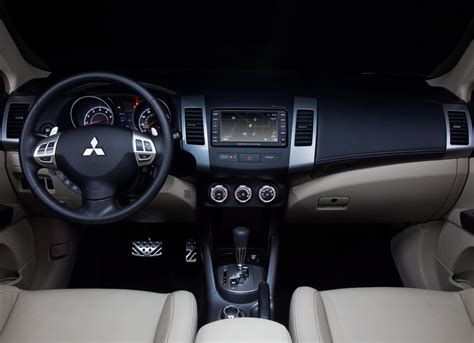 2011 Mitsubishi Outlander Interior and Redesign