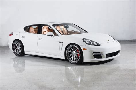 2011 Porsche Panamera Owners Manual and Concept