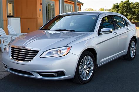 2013 Chrysler 200 Concept and Owners Manual