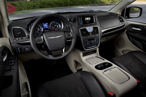 2013 Chrysler Town and Country Interior and Redesign