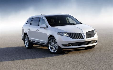 2013 Lincoln MKT Concept and Owners Manual