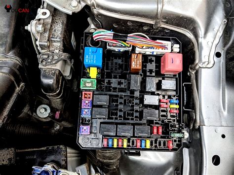 2014 mitsubishi lancer fuse box location 