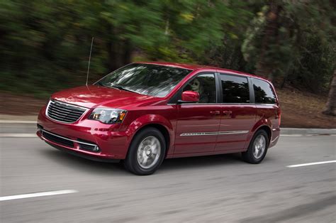 2014 Chrysler Town & Country Concept and Owners Manual