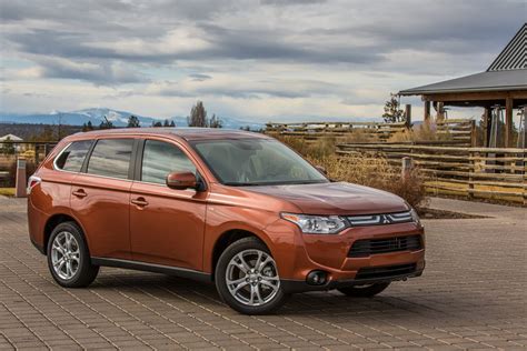 2014 Mitsubishi Outlander Concept and Owners Manual