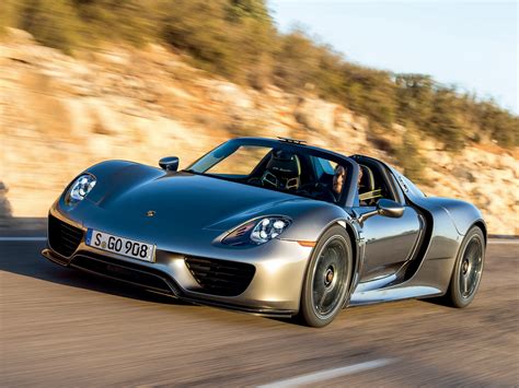 2014 Porsche 918 Owners Manual and Concept
