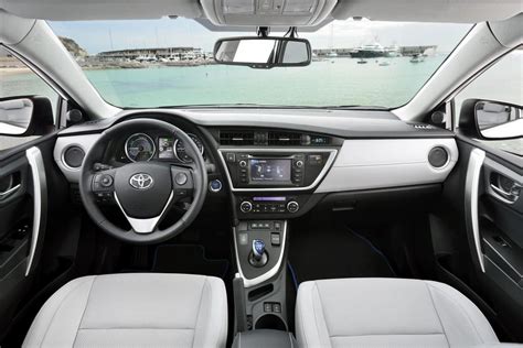 2015 Toyota Auris Hybrid Touring Sports Kezelesi Utmutato Hungarian Manual and Wiring Diagram