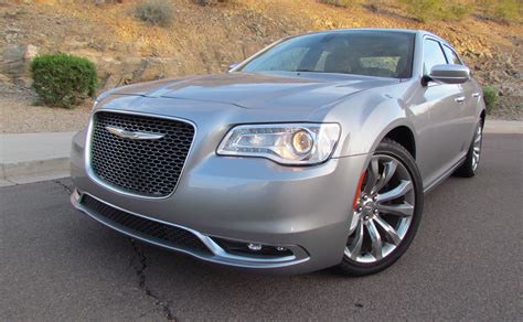 2015 Chrysler 300C Owners Manual and Concept