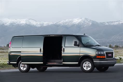 2015 GMC Savana 2500 Concept and Owners Manual