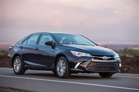 2015 Toyota Camry Hybrid Owners Manual and Concept