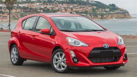 2015 Toyota Prius c Owners Manual and Concept