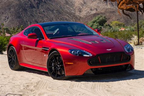 2016 Aston Martin V12 Vantage S Owners Manual