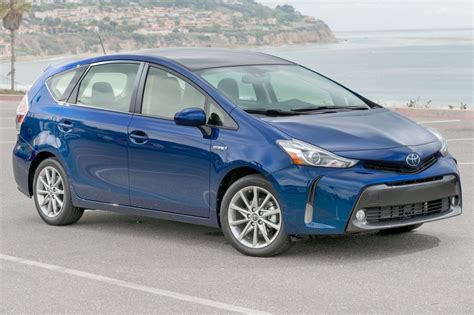 2016 Toyota Prius v Owners Manual and Concept