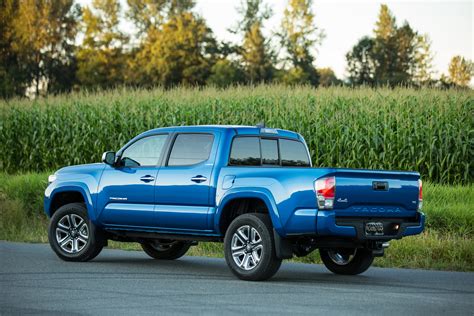 2016 Toyota Tacoma Owners Manual and Concept