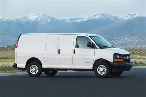 2017 Chevrolet Express 2500 Owners Manual and Concept