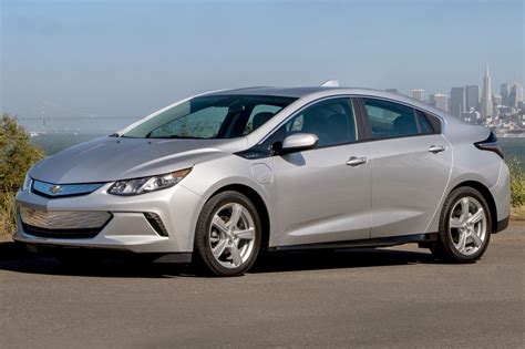2017 Chevrolet Volt Owners Manual and Concept