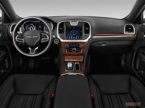 2017 Chrysler 300C Interior and Redesign