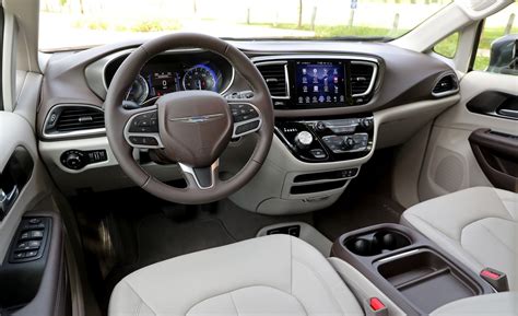 2017 Chrysler Pacifica Interior and Redesign