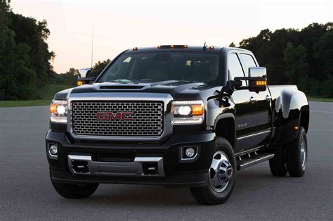 2017 GMC Sierra 3500 Concept and Owners Manual