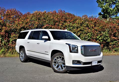 2017 GMC Yukon XL Concept and Owners Manual