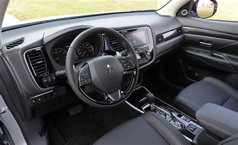 2017 Mitsubishi Outlander Interior and Redesign
