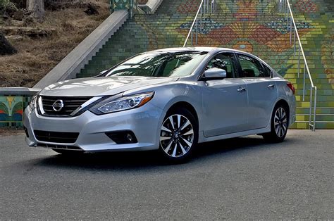 2017 Nissan Altima Owners Manual