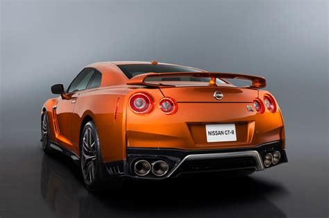 2017 Nissan GT-R Owners Manual