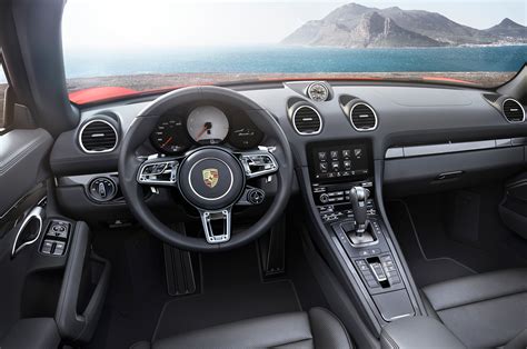 2017 Porsche 718 Interior