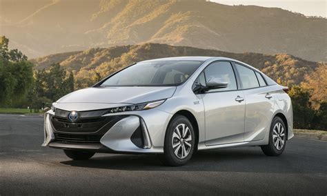 2017 Toyota Prius Prime Owners Manual and Concept