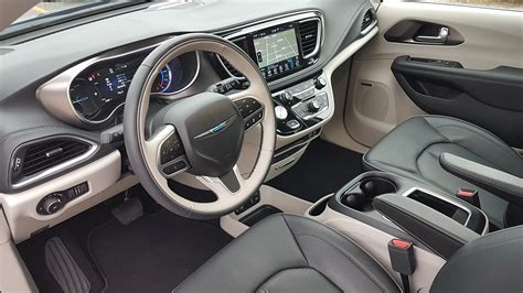 2018 Chrysler Pacifica Hybrid Interior and Redesign