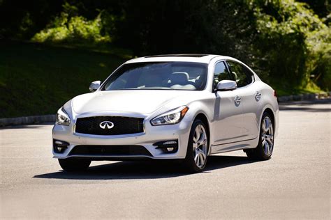 2018 Infiniti Q70 Owners Manual and Concept