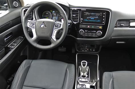 2018 Mitsubishi Outlander PHEV Interior and Redesign