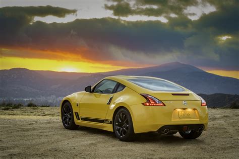 2018 Nissan 370Z Coupe Owners Manual